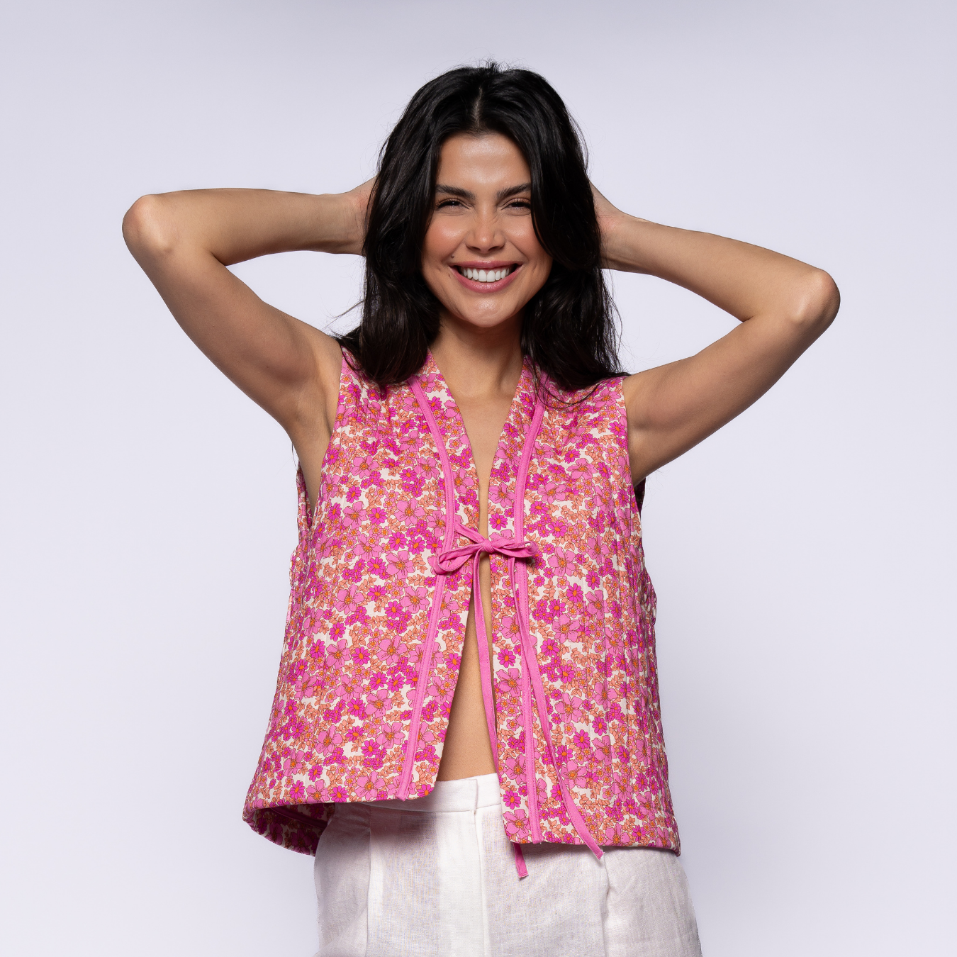 Cotton Candy kapitone yelek ön detay, kapitone doku ve pastel renklerle şık model