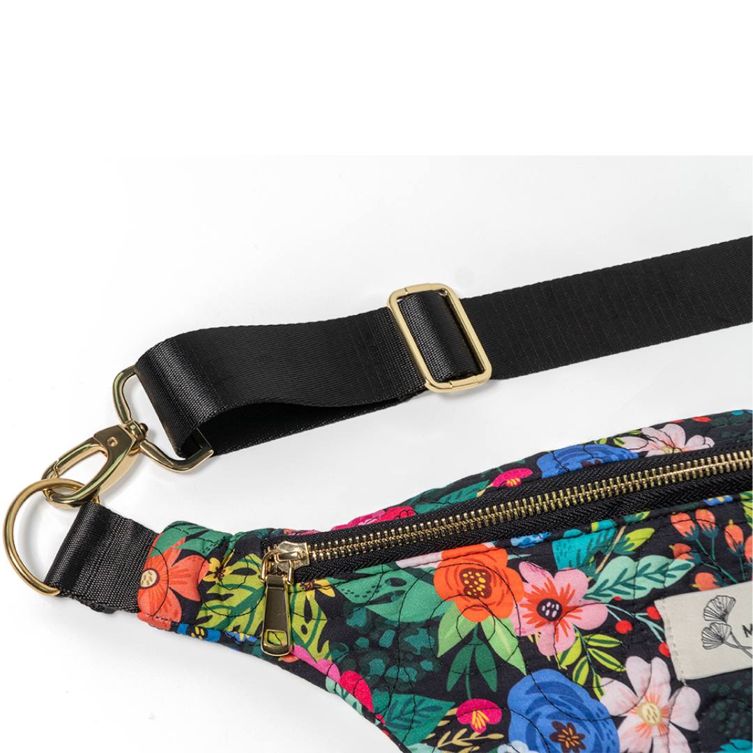 Dark Garden bel çantası askı detayı, ayarlanabilir askılı kaliteli aksesuarları ile dayanıklı tasarım