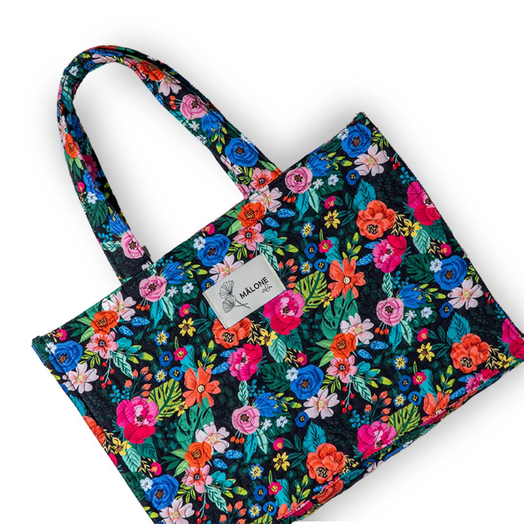 Dark Garden çanta yan görünüm, 55 cm askı uzunluğu ile omuzda kullanım