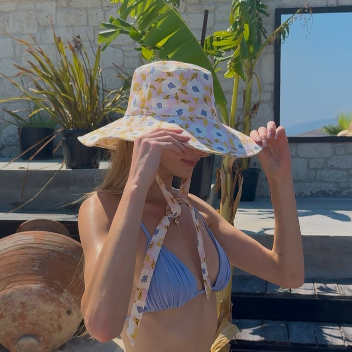 Lilac Dreams bucket şapka ön detay, uzun çene bantlı lavanta renkli şapka