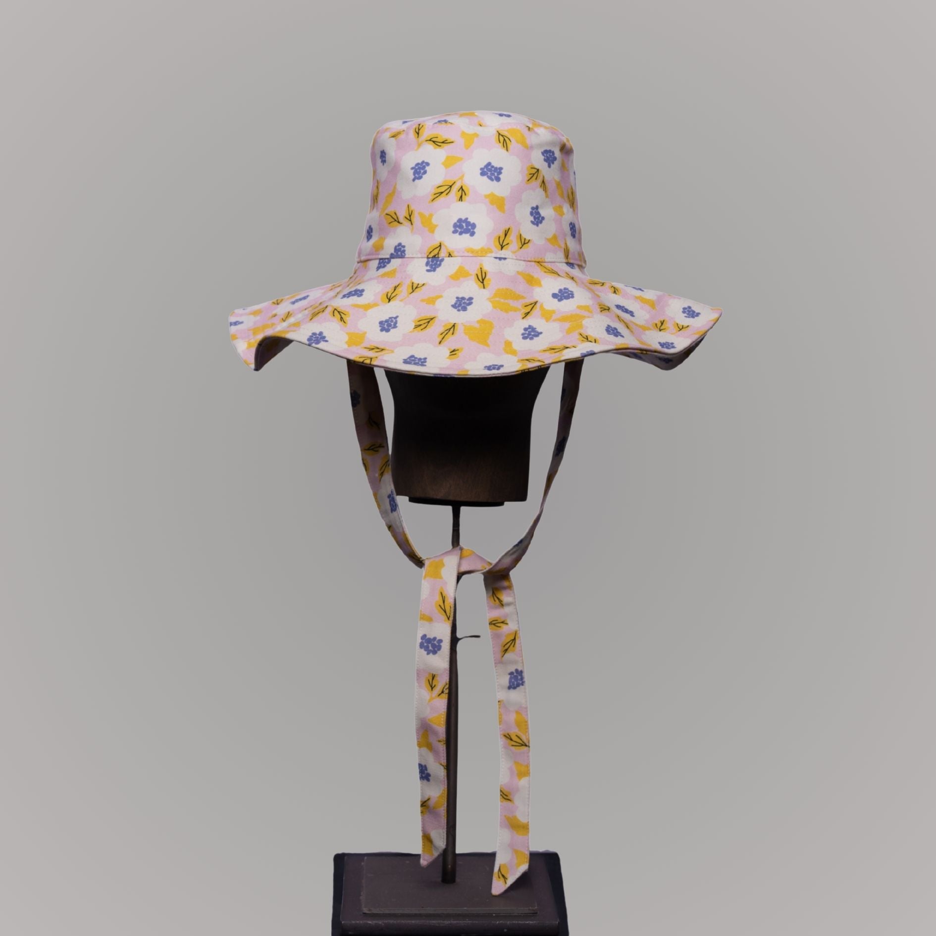 Lilac Dreams bucket şapka çene bantı ve dikiş detayı, kaliteli pamuklu kumaş